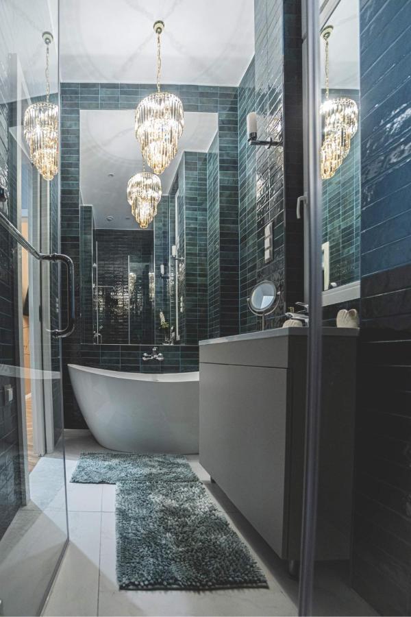 Luxury Gold 2 Bedroom Apartmán *